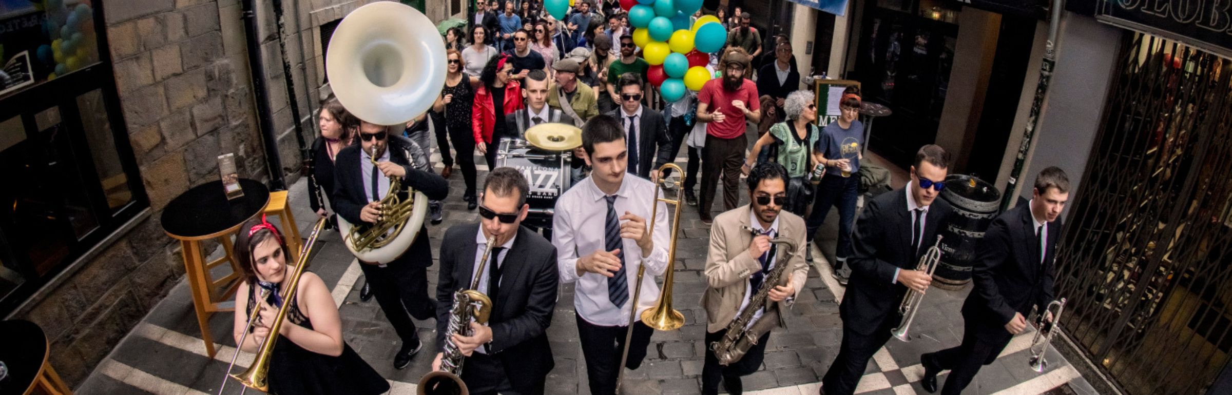iruña brass_2400x770 iruña brass_2400x770